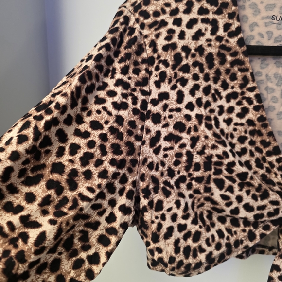 TORRID Leopard Print Tie-Front Top - Picture 6 of 10